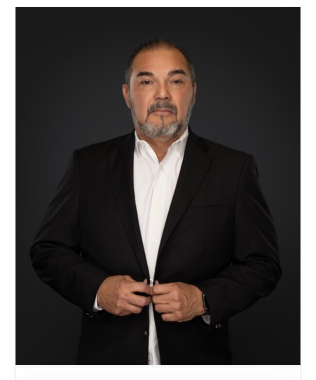 Agent Photo