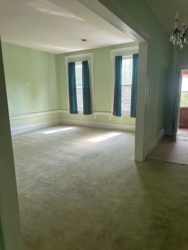 926 Diamond Park unit 2nd Floor One Bedroo, Meadville, PA 16335 - photo 2