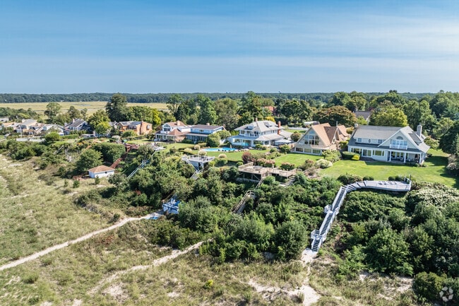 These beautiful homes in Fort Salonga overlook Long Island Sound.