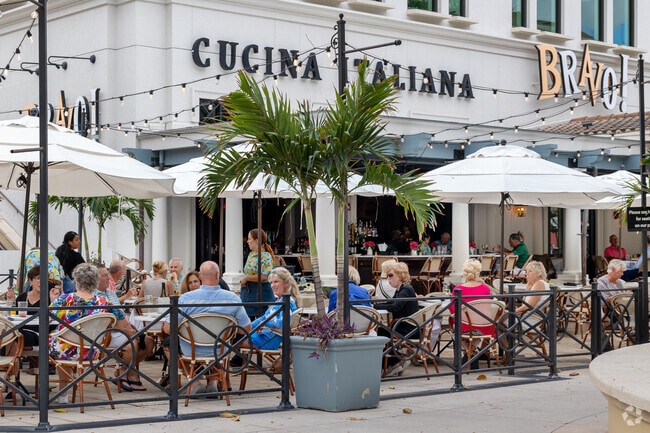 Cucina Italiana offers wonderful Italian dishes in an outdoor setting.