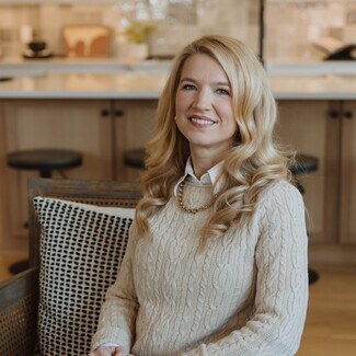 Nicole Buelow