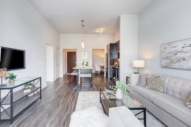 Overture Yorktown 55+ Active Adult Apartment Homes, Lombard, IL 60148 - photo 1