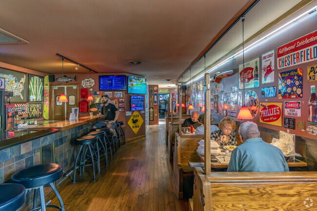Al's Tavern is a convivial tavern in downtown Altoona with a down-home vibe and draft beer.