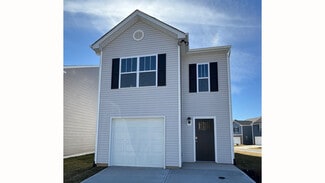 19 Caroline Valley Ln, Hendersonville, NC 28792