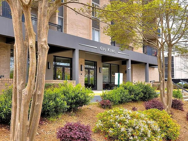 Hermitage unit 7th Floor, Columbia, SC 29205 - photo 2