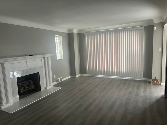 8075 Freda St, Detroit, MI 48204 - photo 4