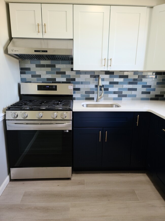 47 Garden View Terrace unit 4, East Windsor, NJ 08520 - photo 2