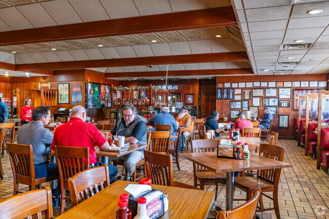 Big Bob Gibson BBQ in an award winning BBQ restaurant near Flint City.