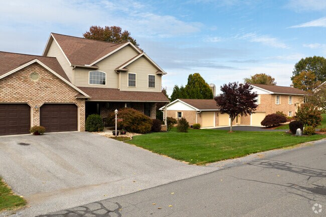 New Traditional homes are found in Greene neighborhoods.