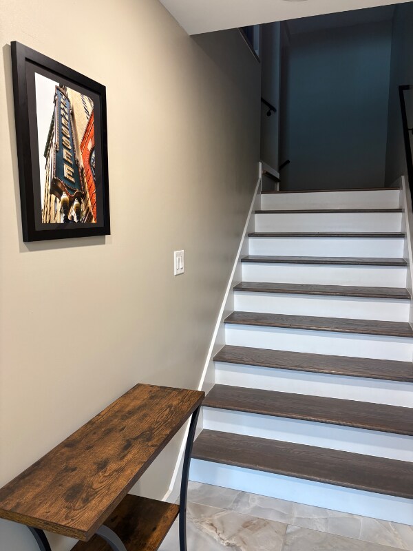 577 English St unit B-2, Bristol, TN 37620 - photo 2