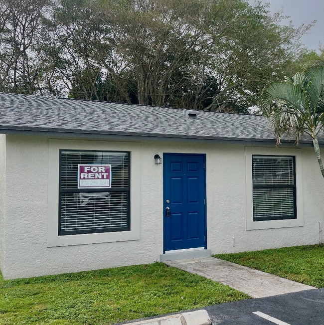 3569 Montante Blvd, Palm Springs, FL 33461