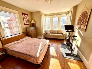 95 Beckett St Unit 2, Portland, ME 04101