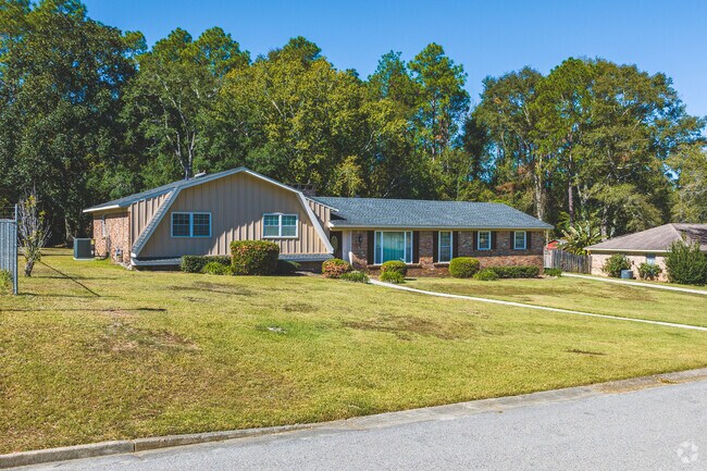 In Outer Saraland, there are many different styles on Ranch Style homes.
