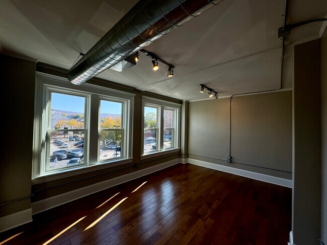 92 S Main St unit 304, Wilkes Barre, PA 18701 - photo 3