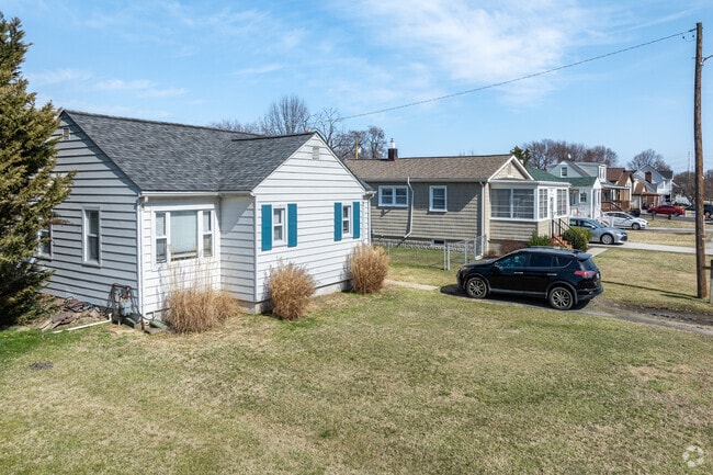 Baltimore Highlands homes tend to price anywhere from $200,000 to $565,000.