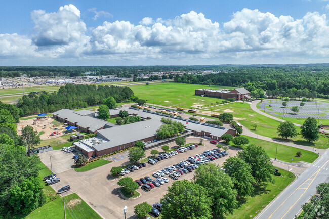 Stonebridge Elementary School serves students in grades 2 through 3.