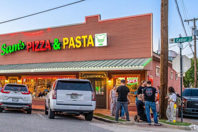 Locals flock to Sam's Pizza & Pasta in Downtown Cedar Hill for authentic Italian cuisine.
