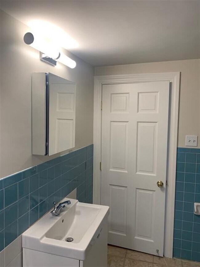 219 Albion St unit 3, Wakefield, MA 01880 - photo 5