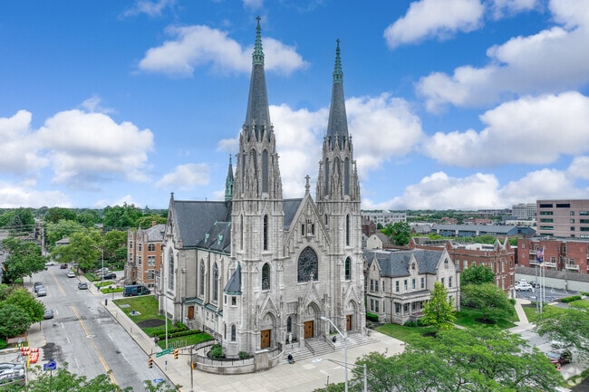 Old historic churches with stunning architecture can be found throughout Market East.