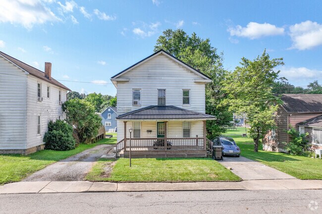 Their are 1920s Foursquare houses in East Palestine for buyers to choose from.