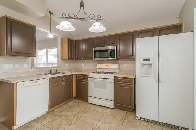 28651 Seashell Ct, Wesley Chapel, FL 33545 - photo 6