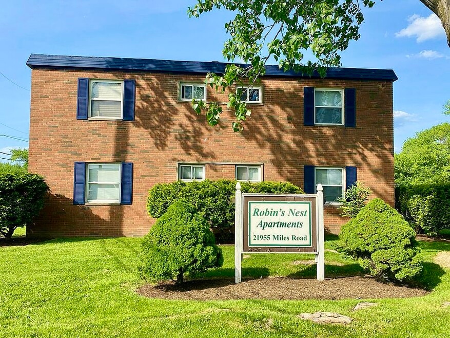 Robin's Nest Apartments, Cleveland, OH 44128 - photo 1
