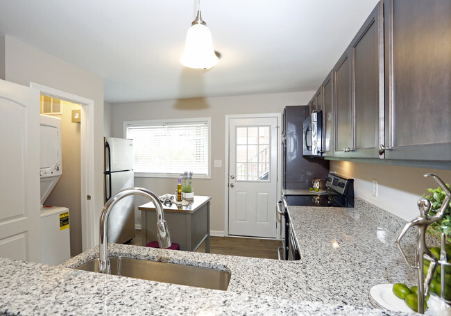 Pine Floorplan2BR, 1BA - 840sf Forest Pointe 4- Kitchen