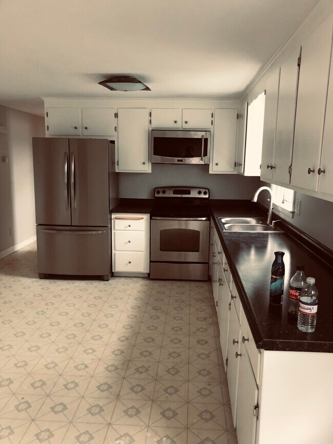 52 Hutchinson St Unit 2, New Britain, CT 06053