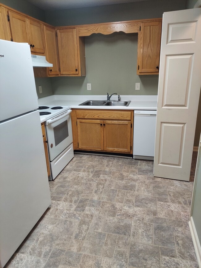 114 Eveningside Dr unit A, Soddy Daisy, TN 37379 - photo 3