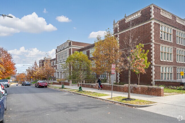 Cardoza Education Center in Downtown DC has a B-minus rating from Niche.