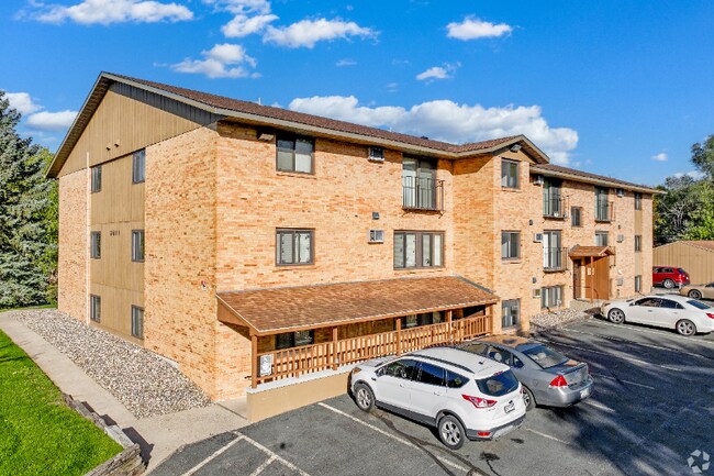 2517 Goettens Way unit 204, Saint Cloud, MN 56303 - photo 2