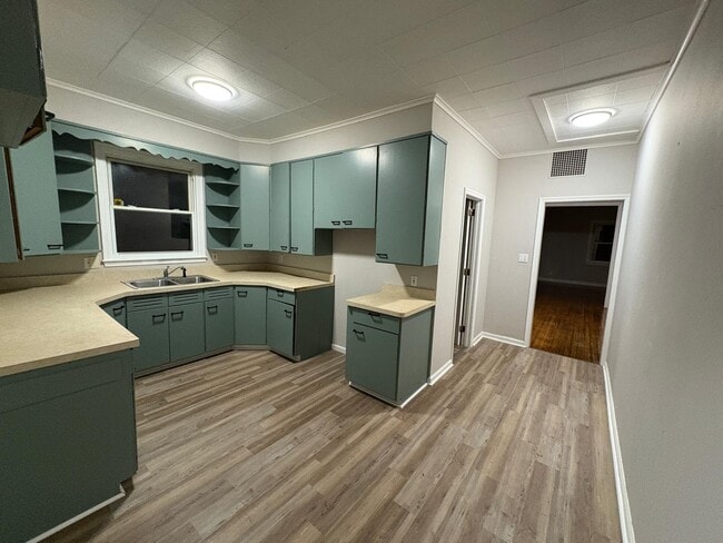 1610 Walnut St, Toledo, OH 43608 - photo 2