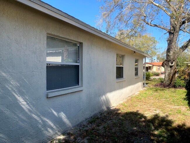 4134 12th Ave S, Saint Petersburg, FL 33711 - photo 5