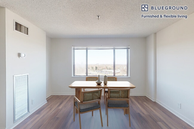 2251 Pimmit Dr unit FL7-ID6232A, Falls Church, VA 22043 - photo 4