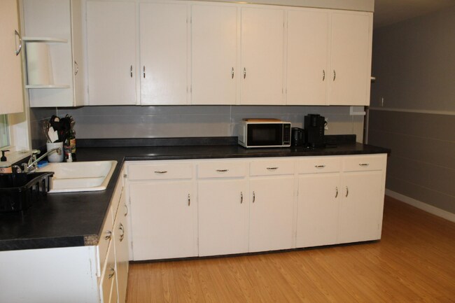 12 Brooks Ave unit 2, Lewiston, ME 04240 - photo 3