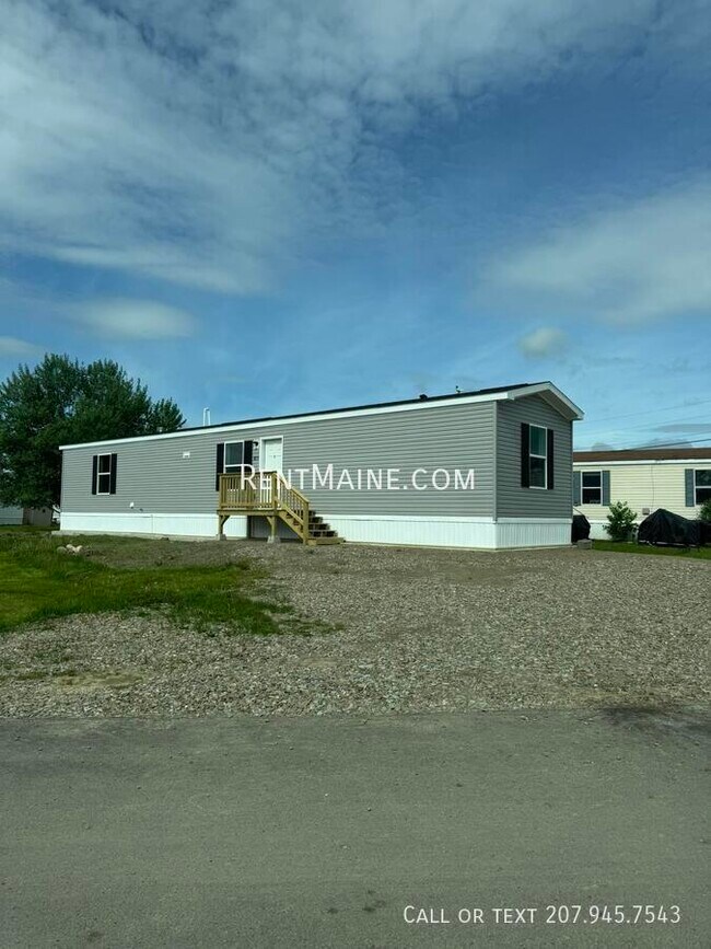 187 F St, Pittsfield, ME 04967