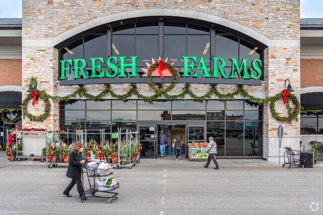 Courtland Park residents do most of their grocery shopping at Fresh Farms in the nearby strip mall.