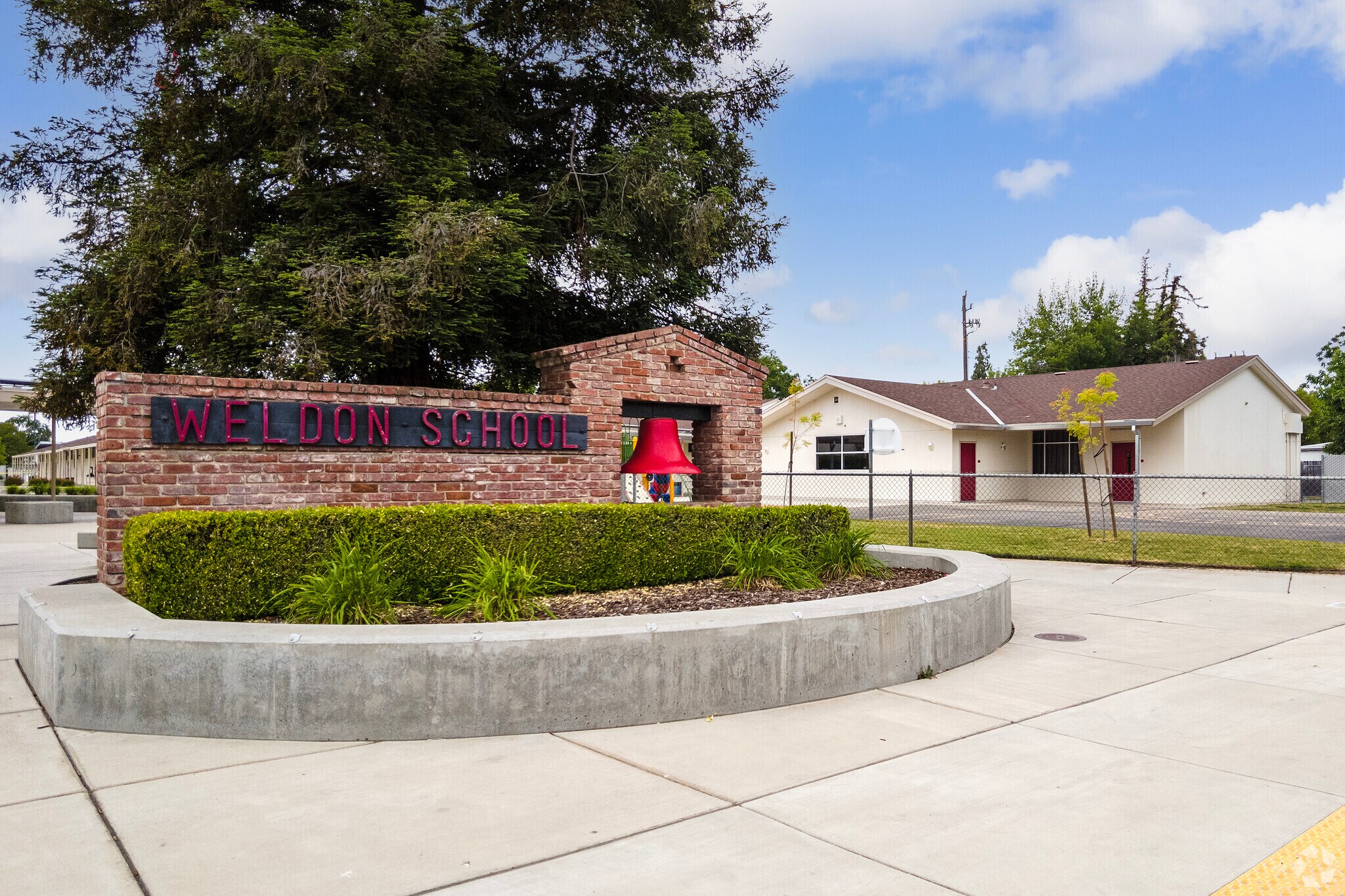 688 Century Ln, Clovis, CA 93612