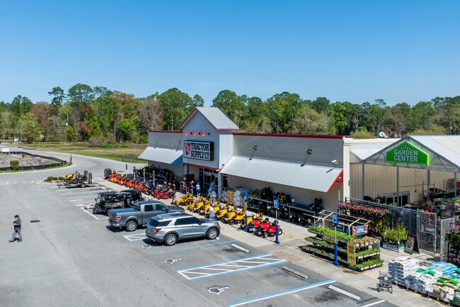 Have your farming needs met at Tractor Supply in Dinsmore.