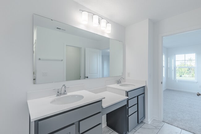 16042 Meadow Frost Ct, Fishers, IN 46037 - photo 3