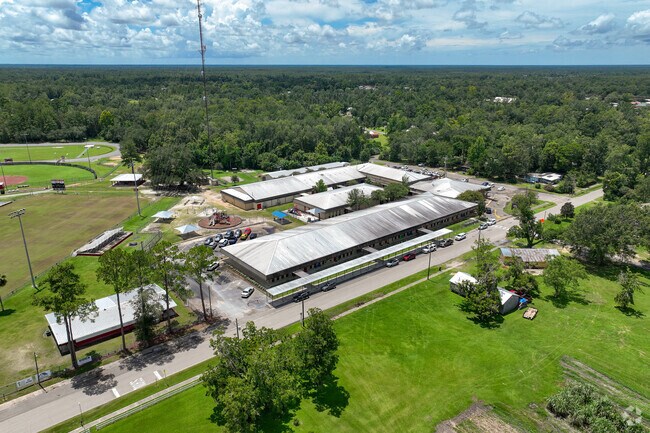 Wewahitchka Elementary serves grades K–6 and holds a B-minus rating from Niche.