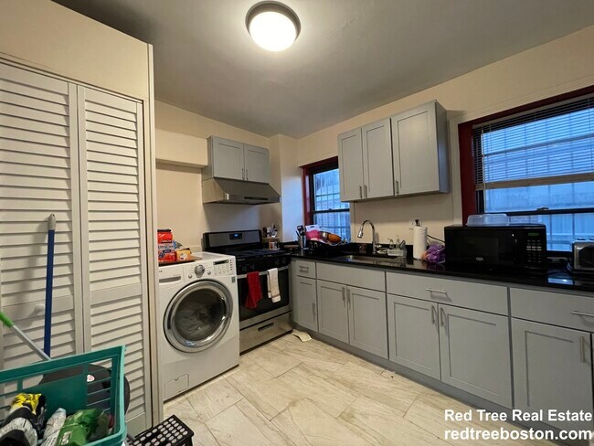 871 Harrison Ave unit 3, Boston, MA 02118 - photo 2