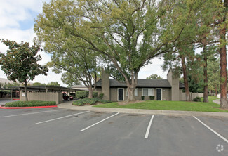 1212 W Center St, Manteca, CA 95337