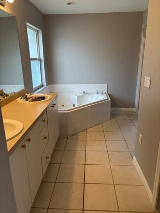 4906 23rd St E, Bradenton, FL 34203