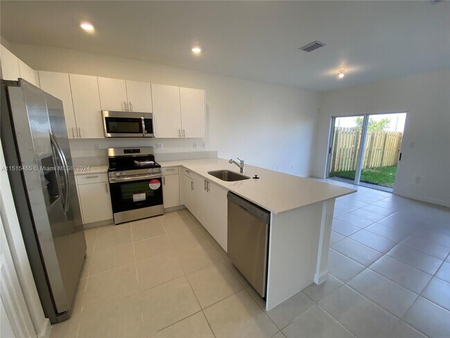 16227 SW 292nd St, Homestead, FL 33033 - photo 4