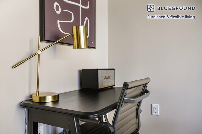 443 New York Ave NW unit FL7-ID876, Washington, DC 20001 - photo 4