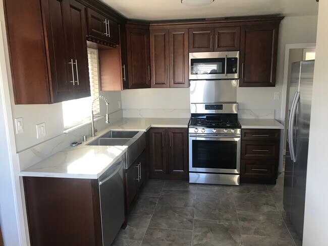 1742 W 83rd St unit 4, Los Angeles, CA 90047 - photo 6