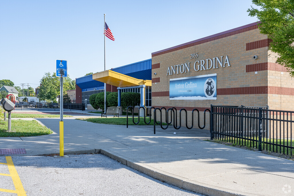 Kindsman's Anton Grdina School is home to the Mighty Bulldogs.