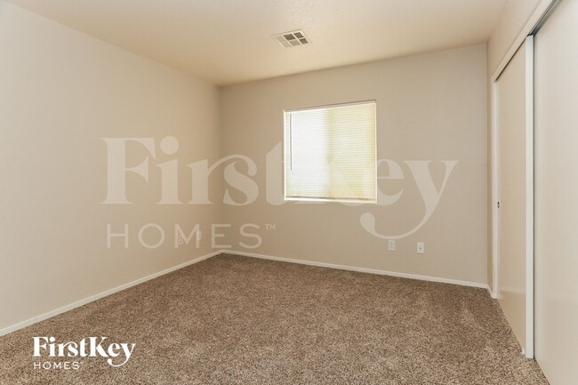 5260 Paradise Valley Ave, Las Vegas, NV 89156 - photo 7