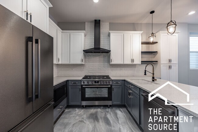 3255 N Elston Ave unit 1, Chicago, IL 60618 - photo 4